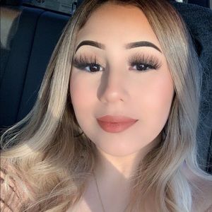 Meet your Posher, Keyhla